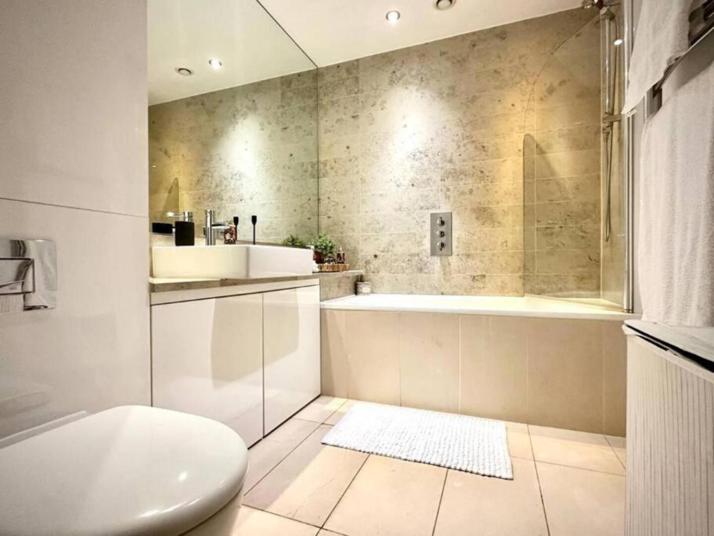 Luxury Two Bed On Baker St Apartamento