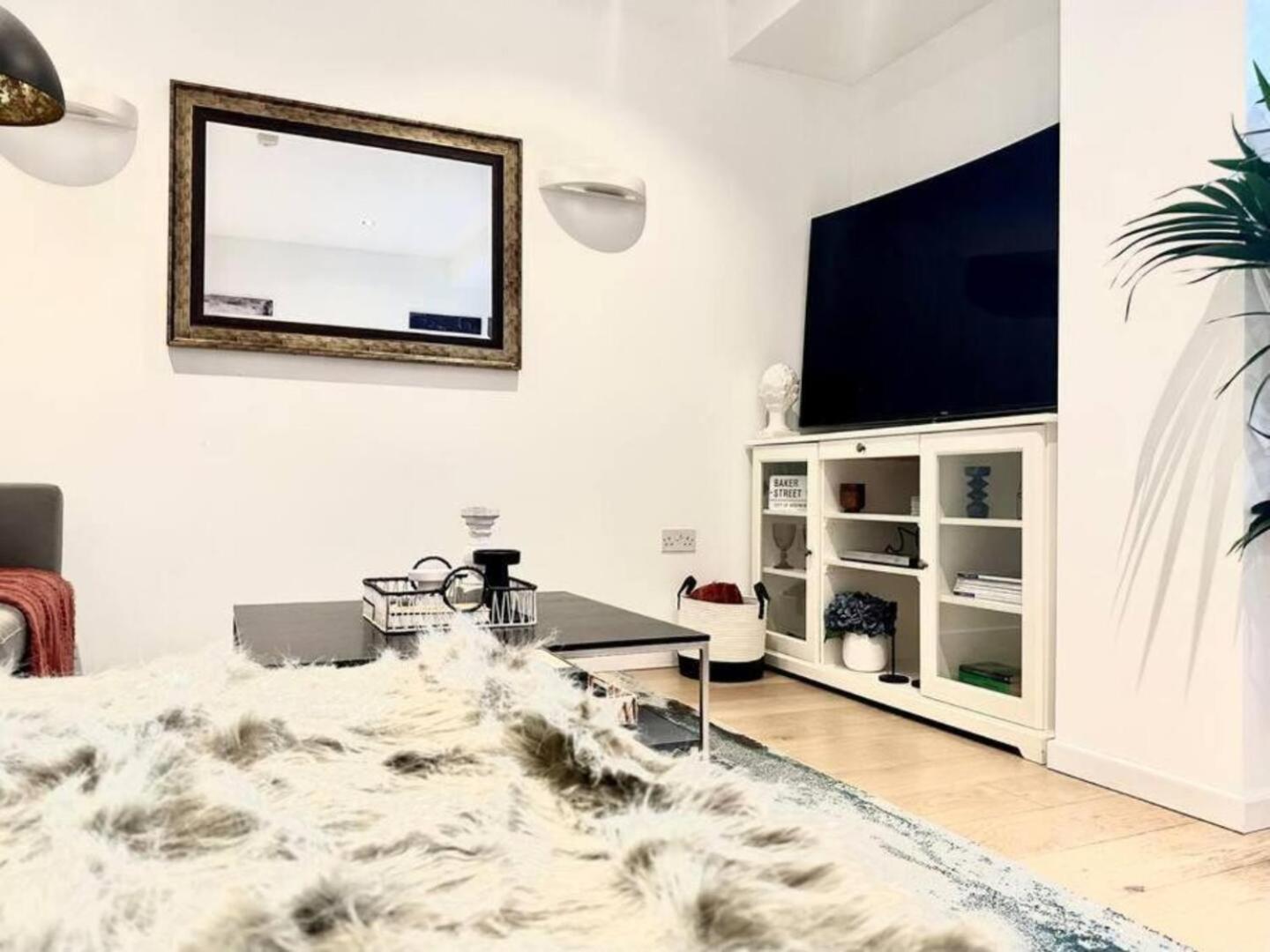 Luxury Two Bed On Baker St Apartamento